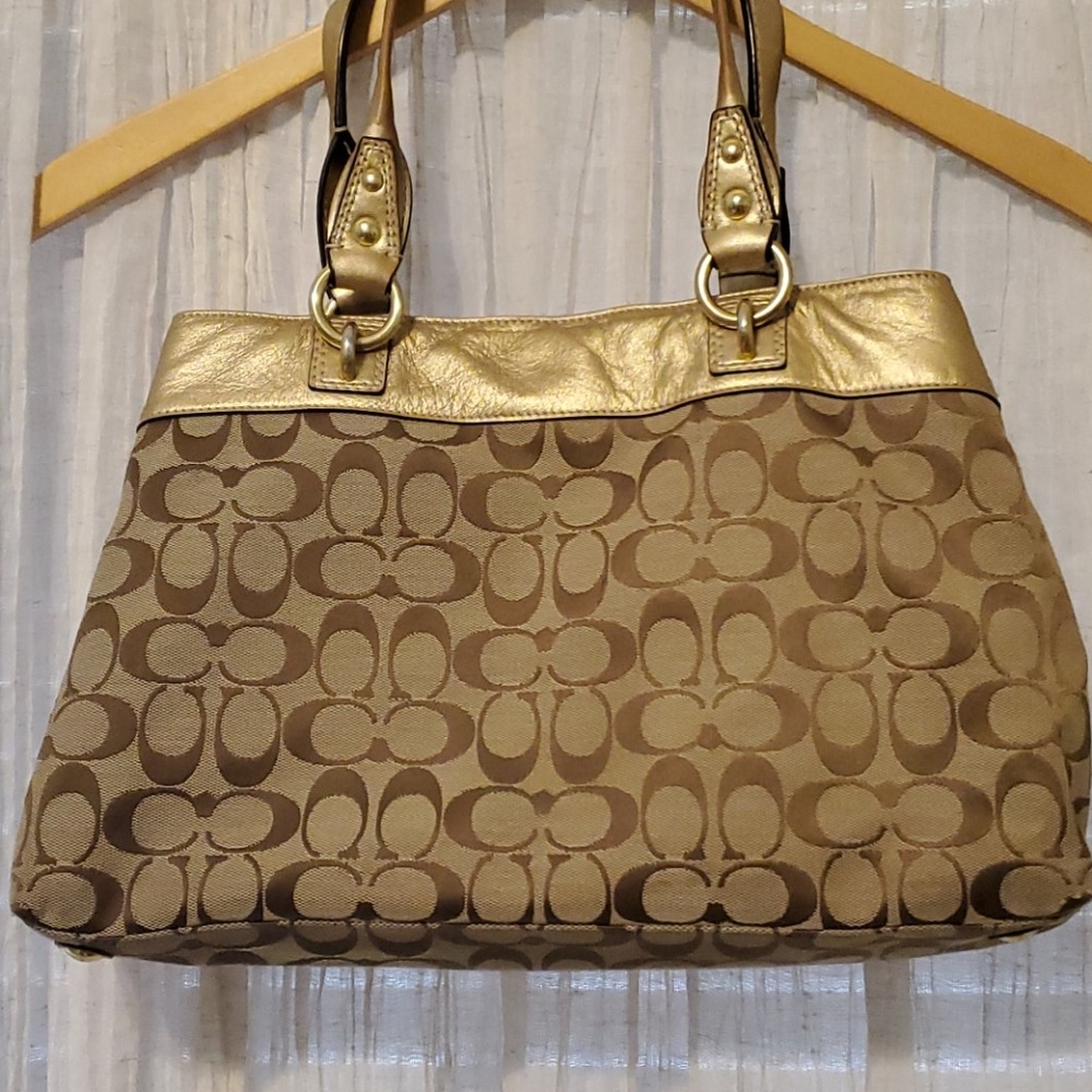 Authentic Coach purse - Picture 4 of 16